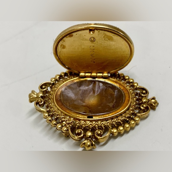 Mid Century Vintage Gold Tone Victorian Style Cameo Pinback Brooch Button - Picture 6 of 16